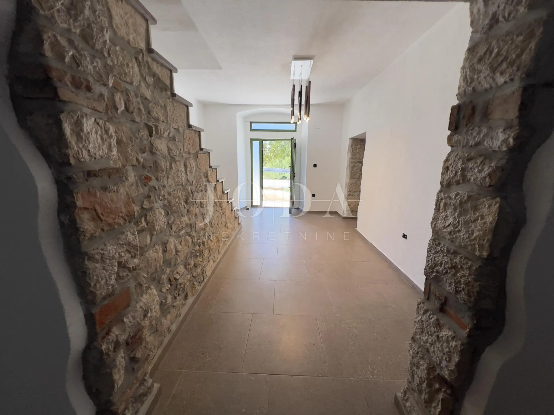 luksuzna kamena vila s bazenom i pogledom na more – grižane, crikveničko zaleđe - slika 8