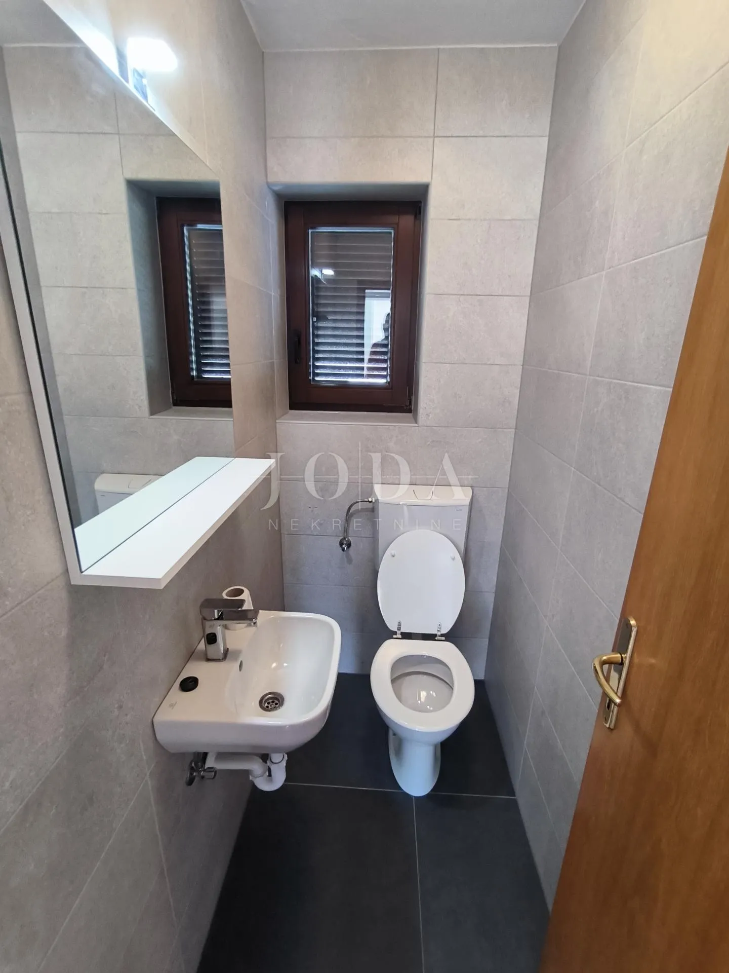 apartman sa bazenom - slika 20