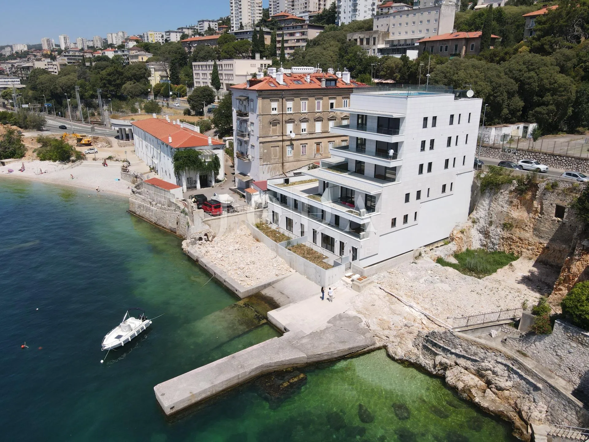 rijeka – pećine | luksuzan stan na 1. katu, prvi red do mora - slika 9
