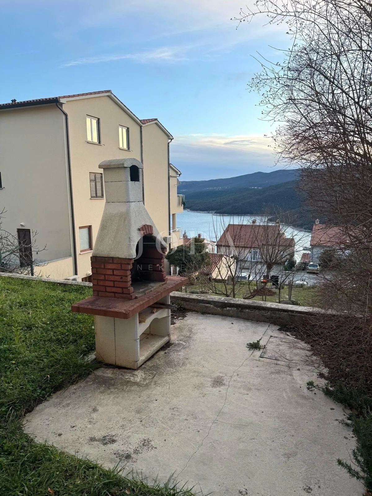 rabac, stan u prizemlju stambene zgrade - slika 2