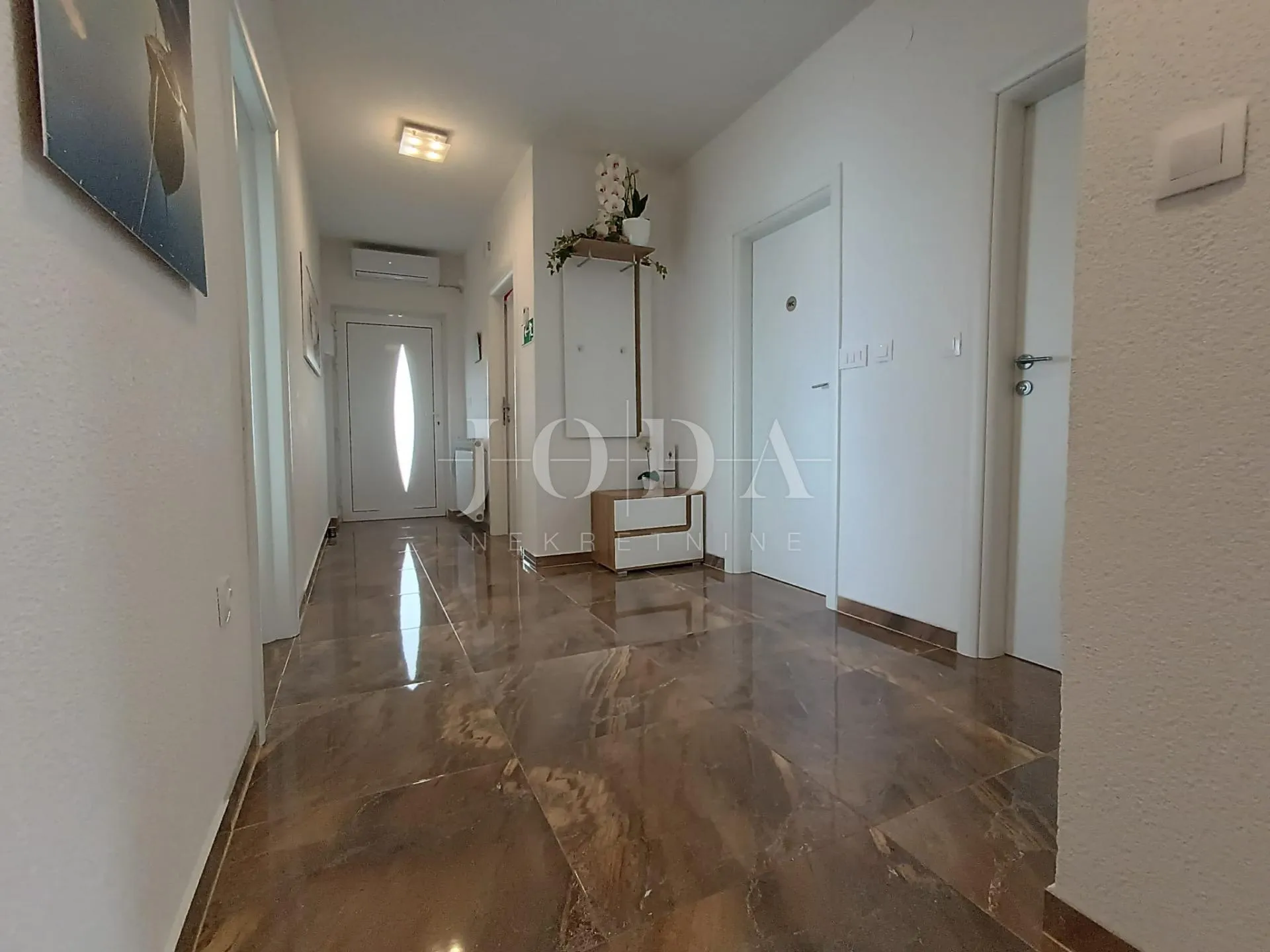 trosobni stan s panoramskim pogledom - slika 19