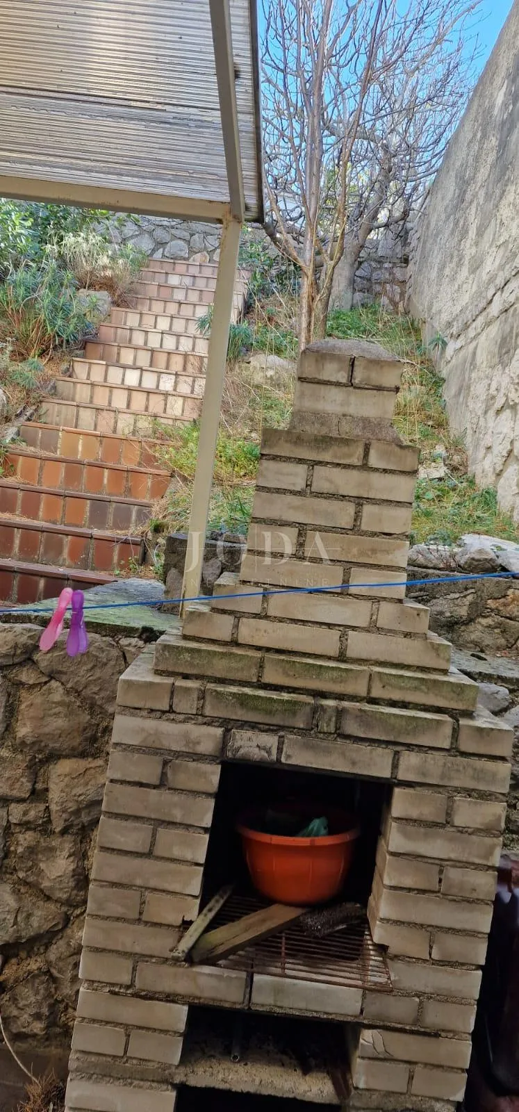 klenovica višetažni stan u dvojnoj kući - slika 4