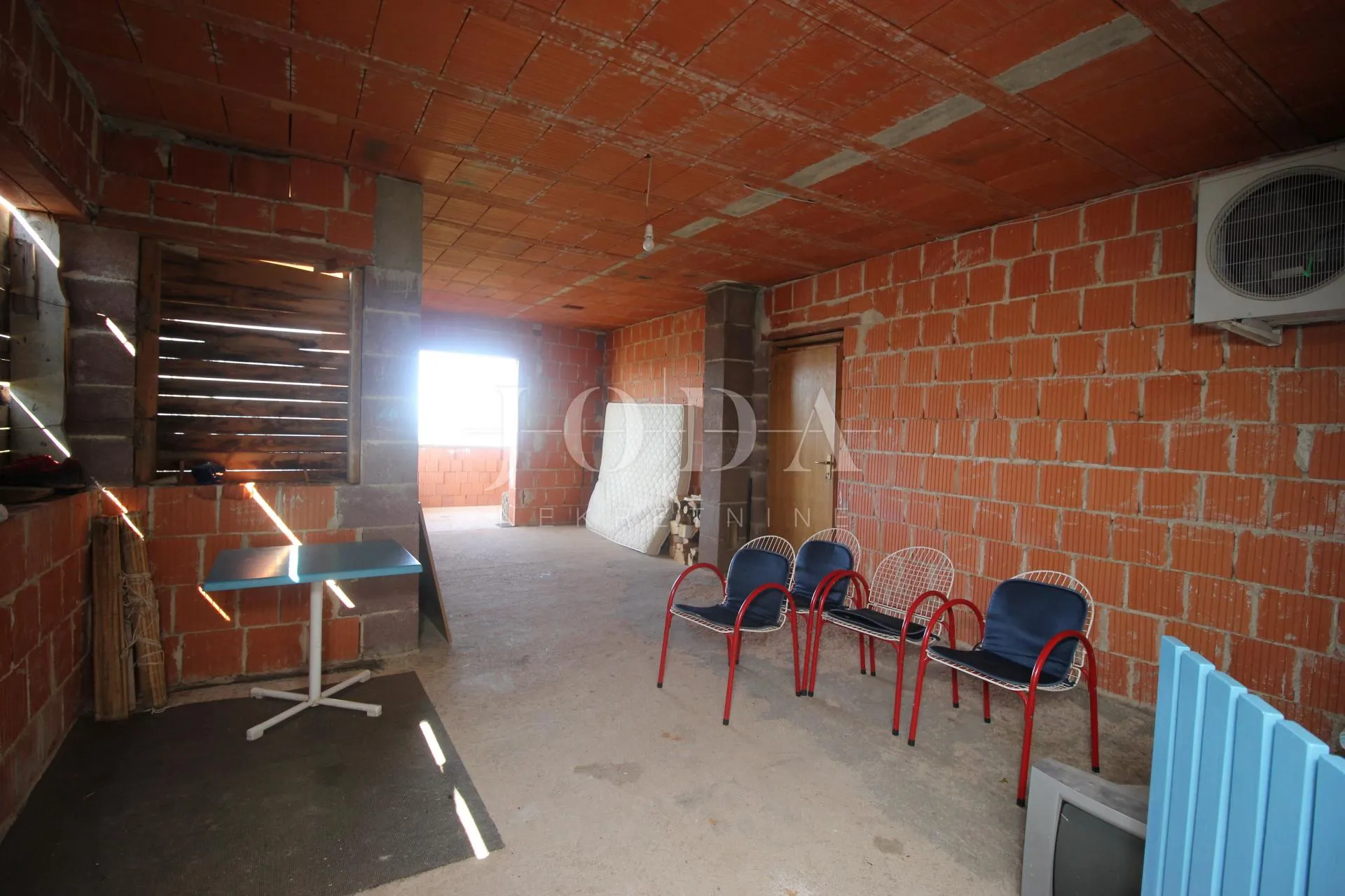 klenovica, kuća sa tri stambene jedinice - slika 18