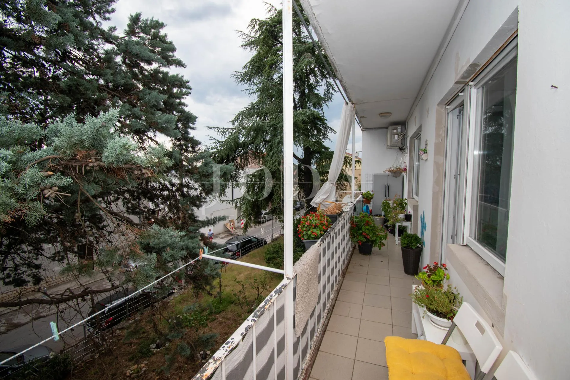 crikvenica-dvosobni stan širi centar - slika 17