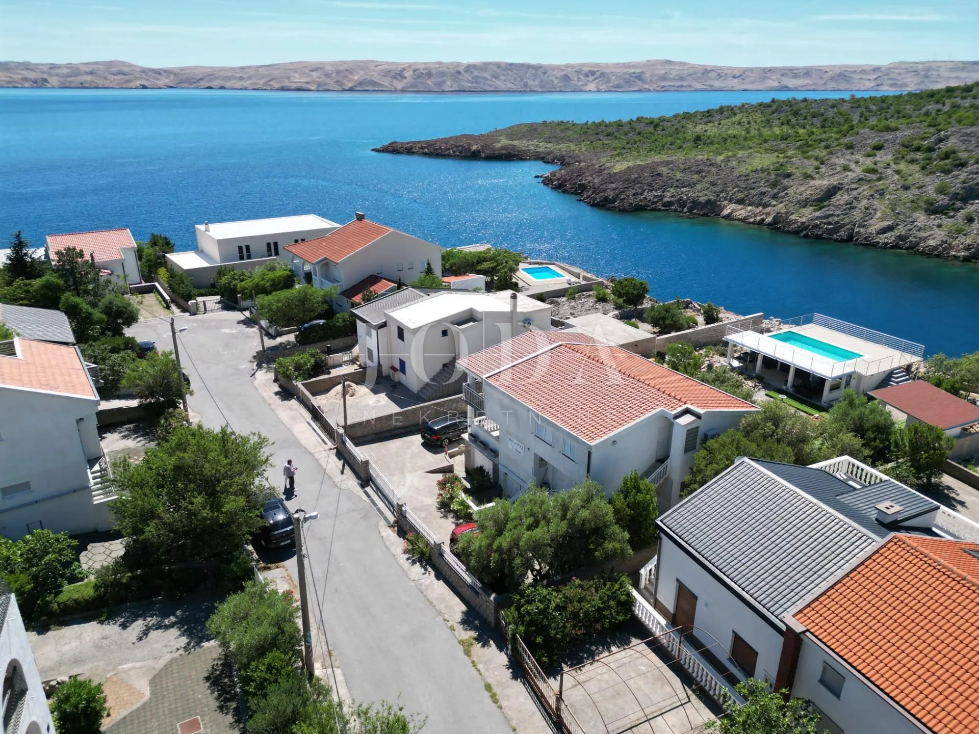 cesarica kuća sa 6 apartmana 1.red do mora - slika 2