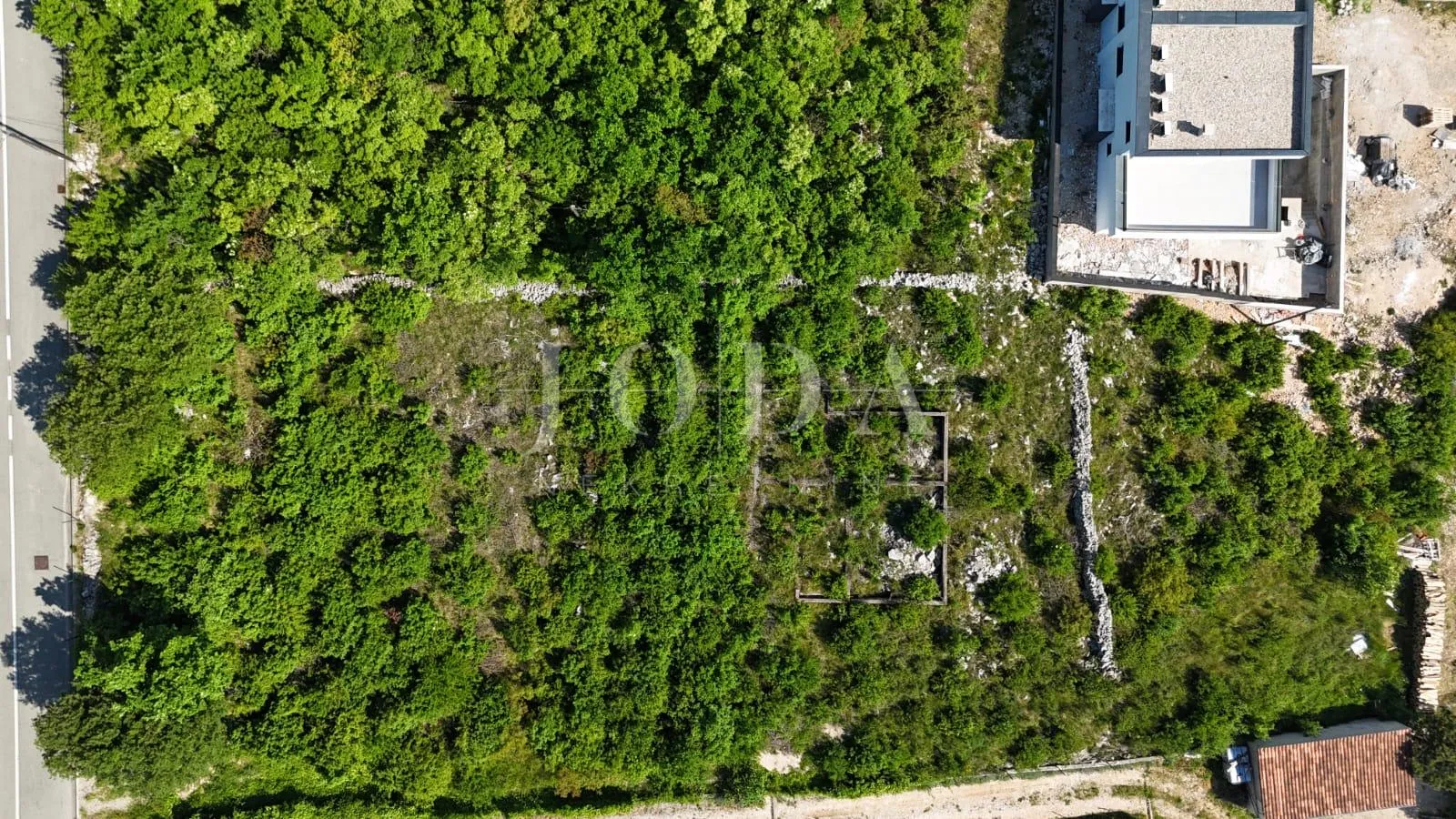 šmrika teren 591m2 - slika 2