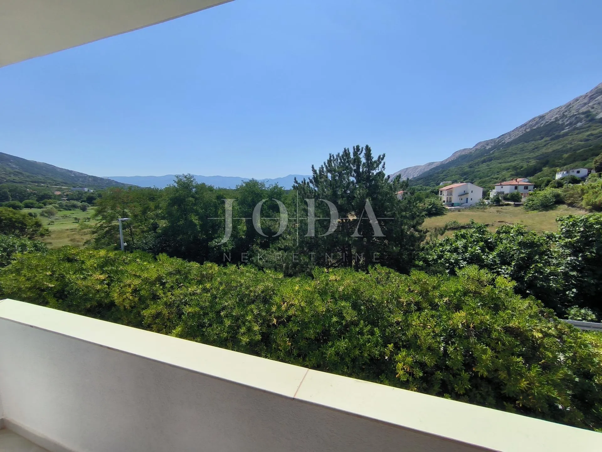 apartman sa bazenom - slika 20