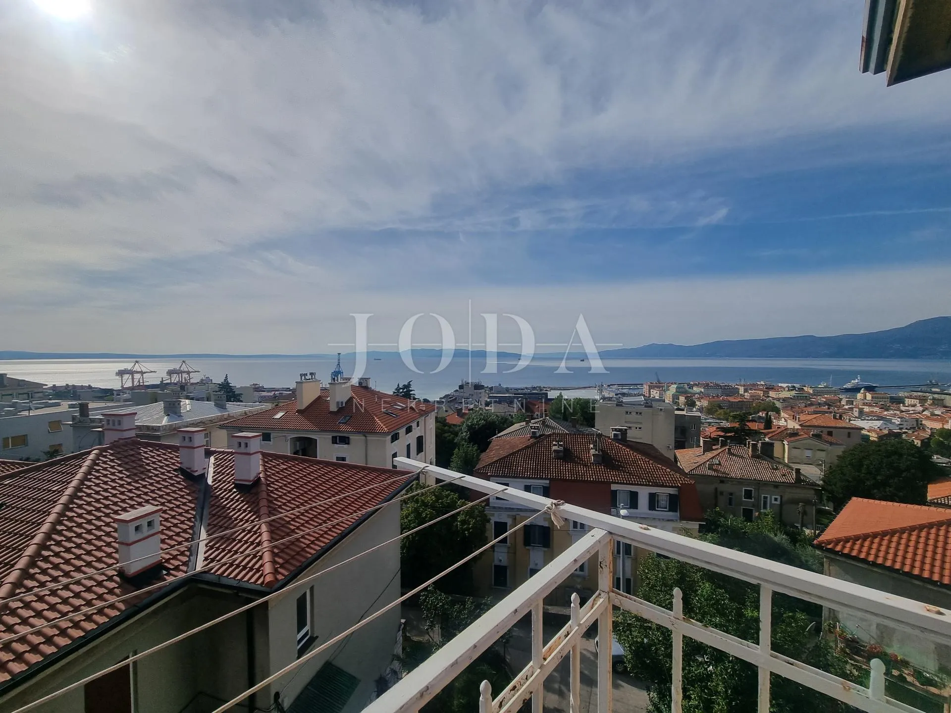 trosoban stan na atraktivnoj lokaciji - slika 10