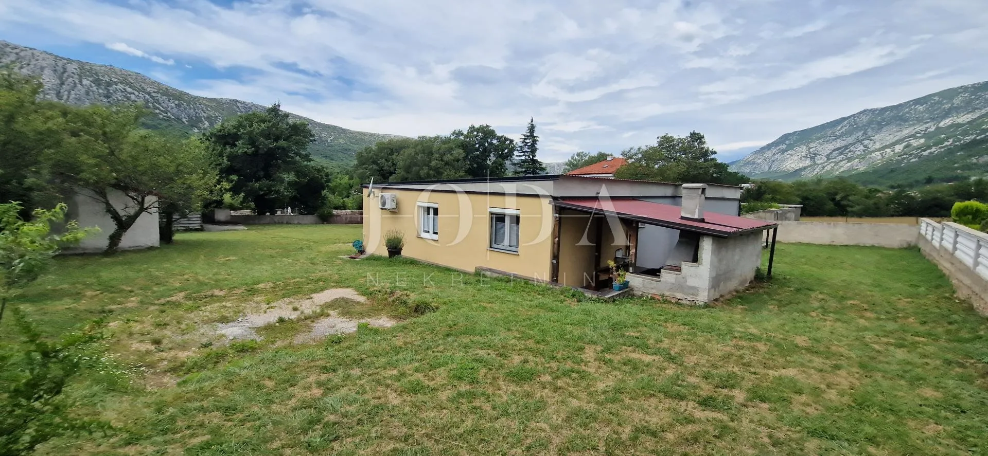tribalj, lijepa kuća sa velikom okućnicom - slika 7