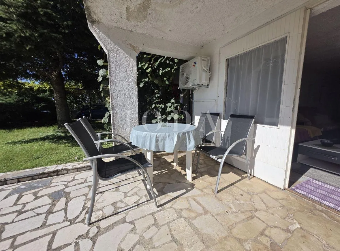 ližnjan, kuća sa tri stambene jedinice - slika 39