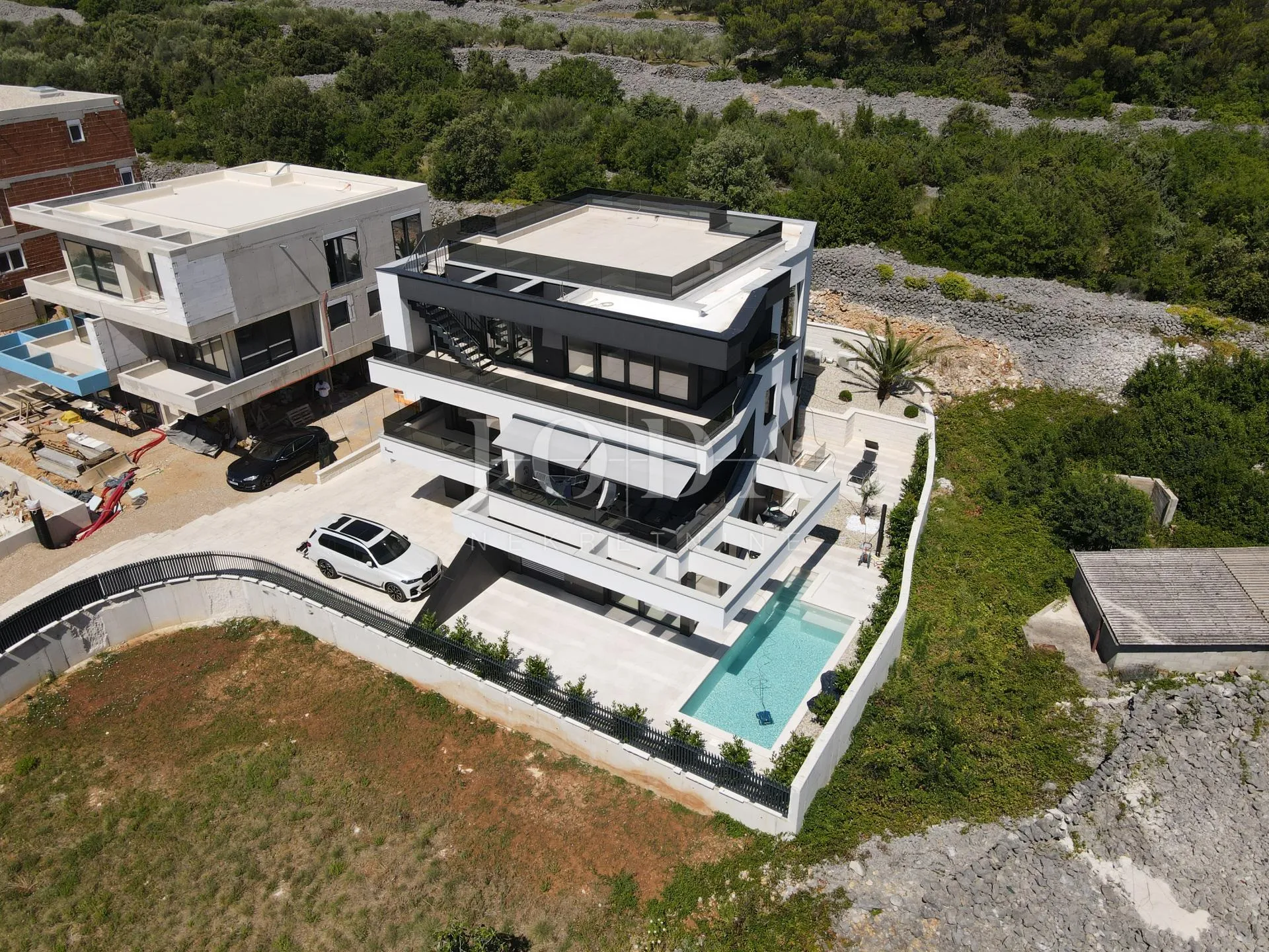 otok krk stan u novogradnji sa bazenom konobom i okućnicom - slika 13