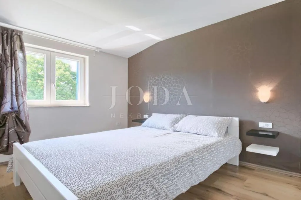 labin, okolica, villa sa bazenom i saunom - slika 30