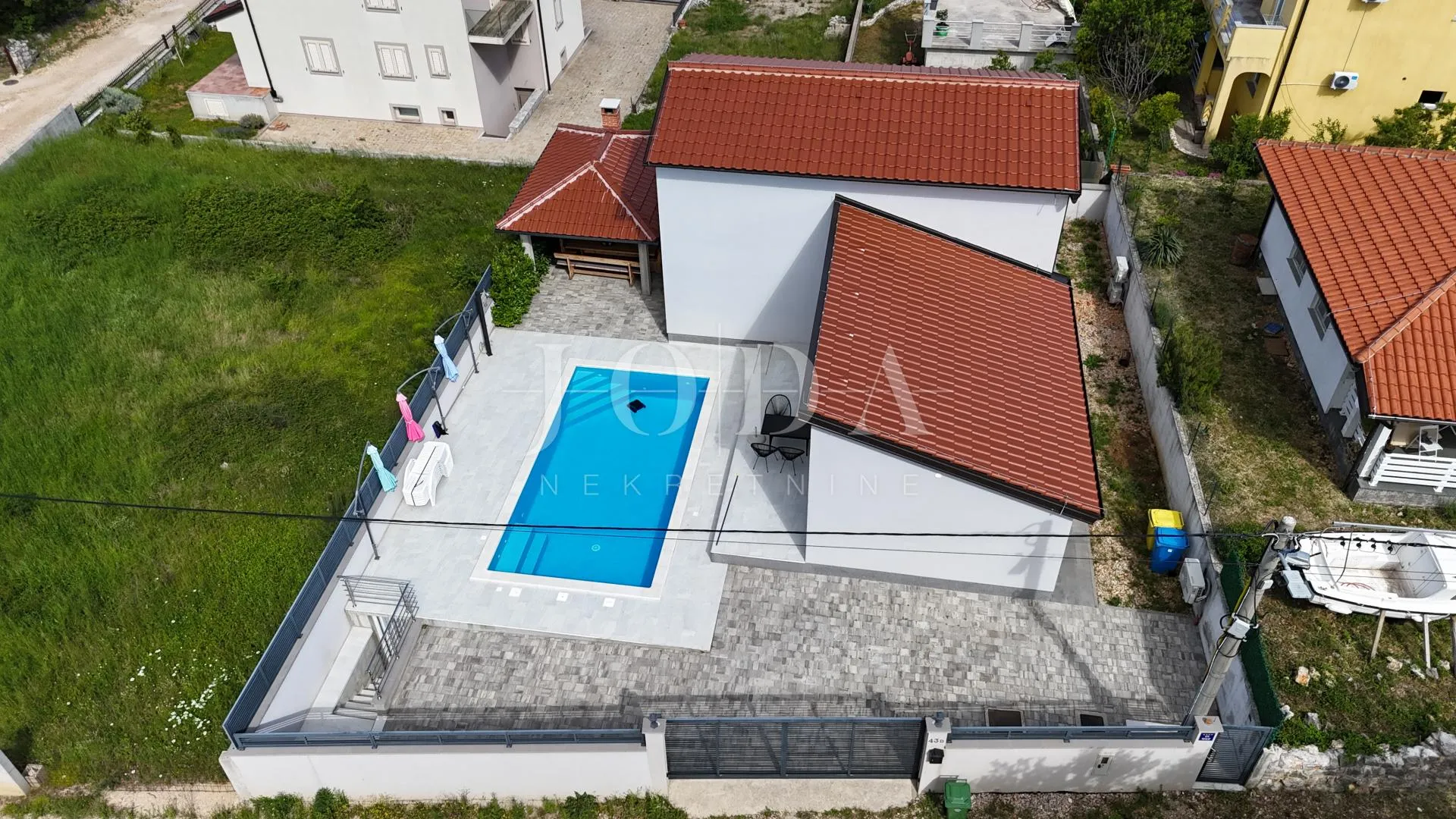 ekskluzivna vila vrhunskog dizajna s privatnim bazenom i mediteranskim ugođajem – kraljevica - slika 32