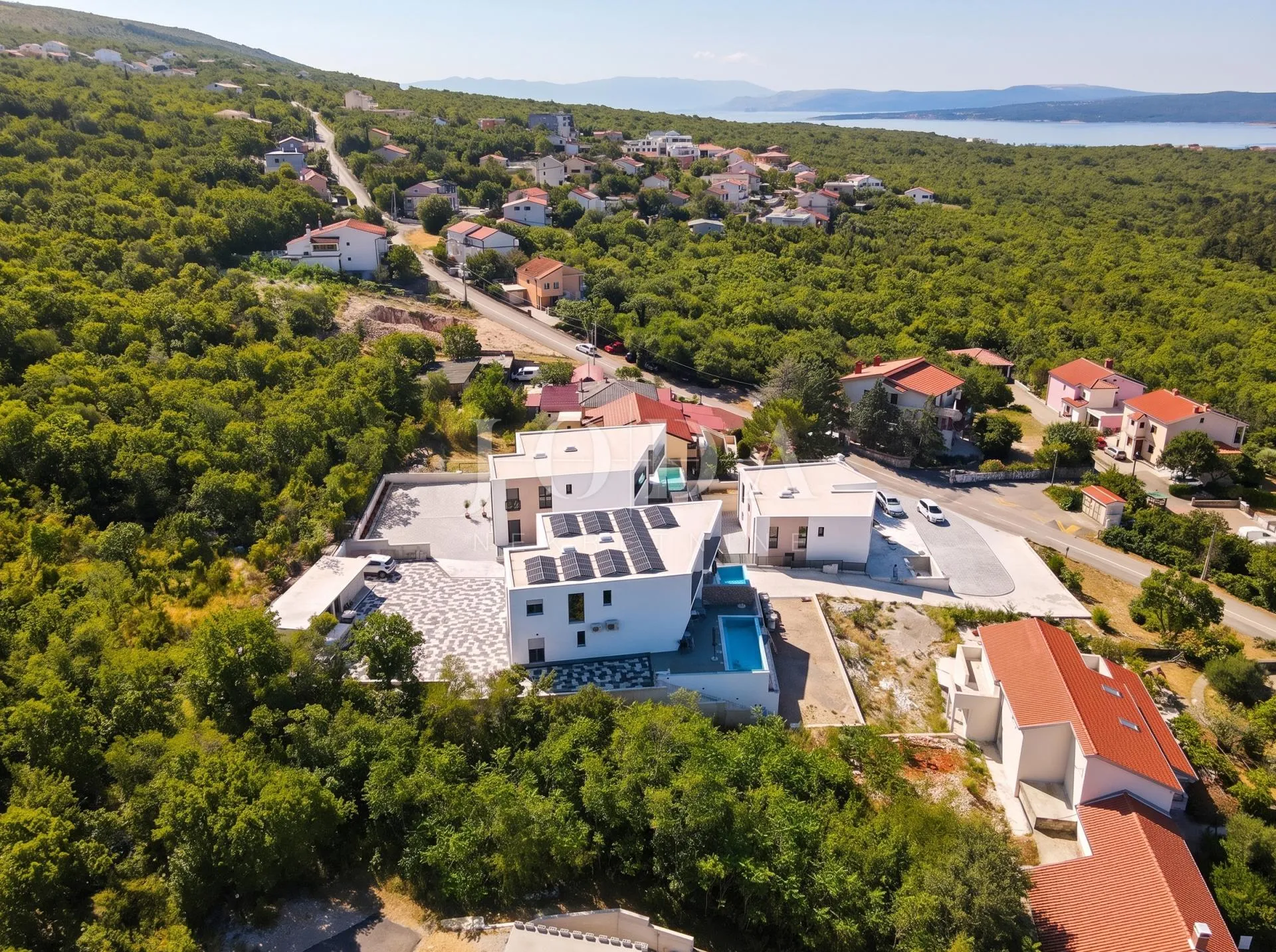 jadranovo, moderna dvojna kuća s bazenom - slika 72