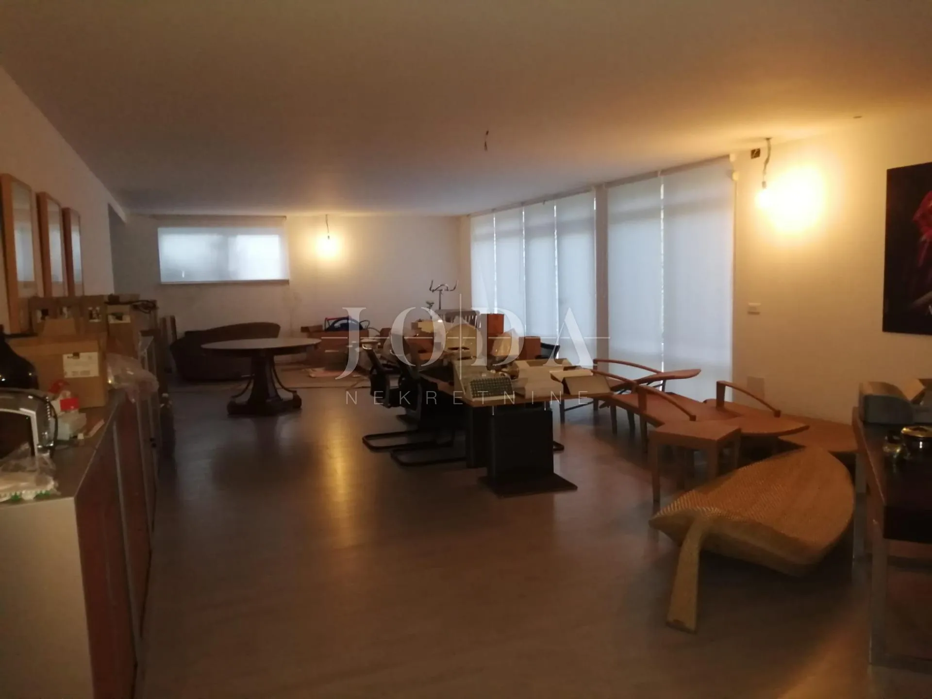 2 vile s bazenom + poslovni prostor na jednoj parceli od 2.700 m2 - slika 68