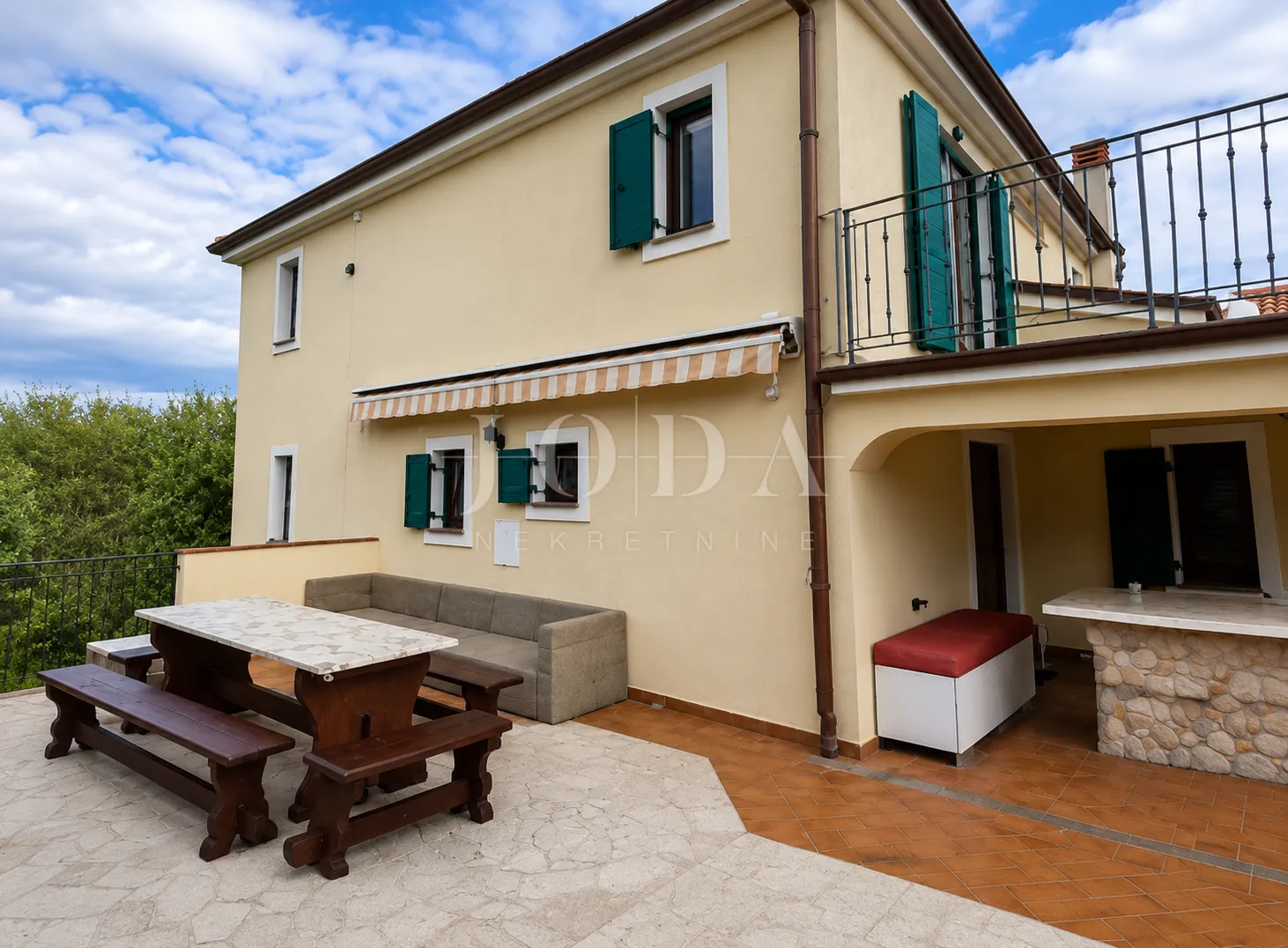 mediteranska vila u dobrinju - slika 2