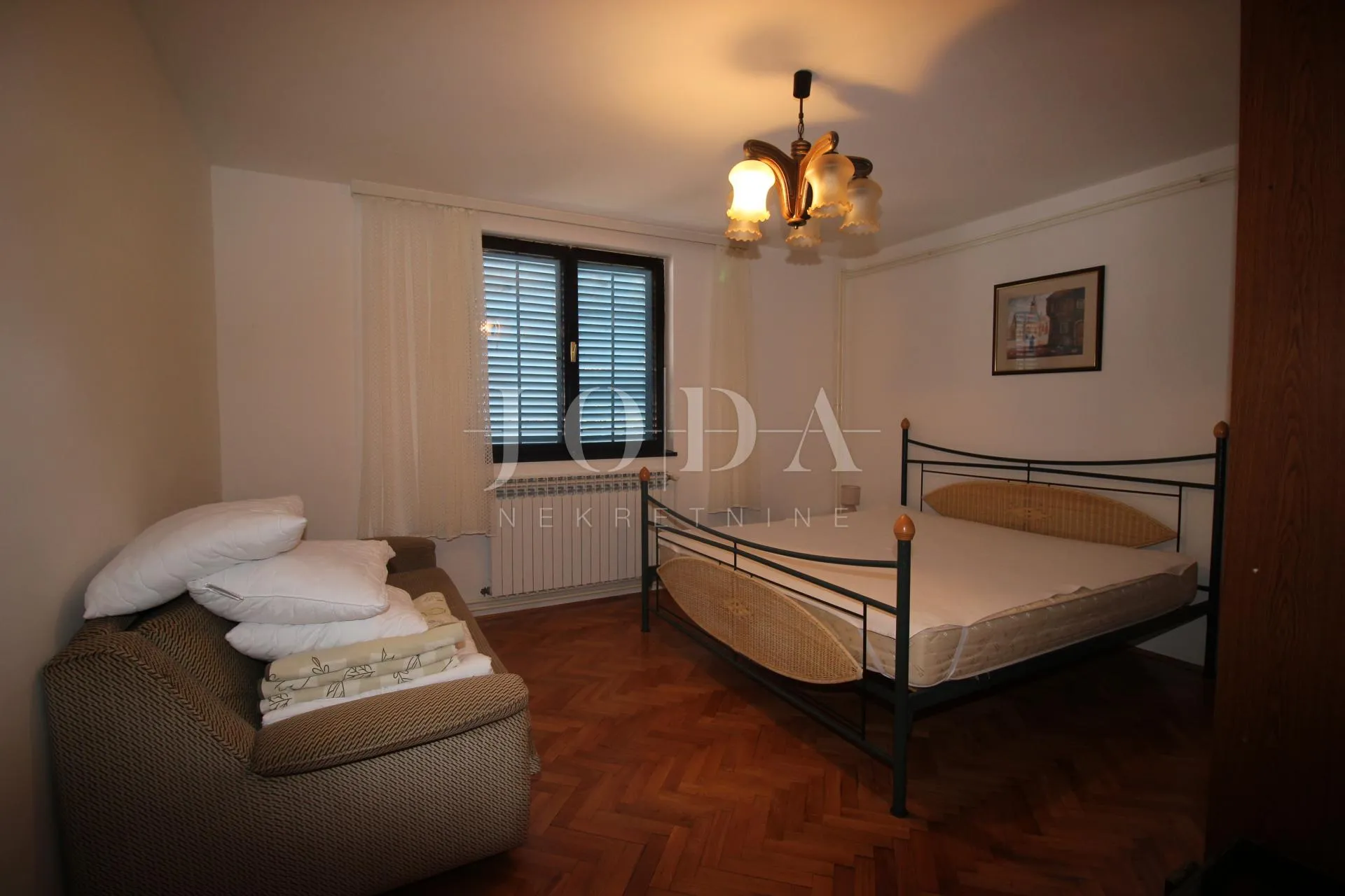 klenovica, kuća sa tri stambene jedinice - slika 11