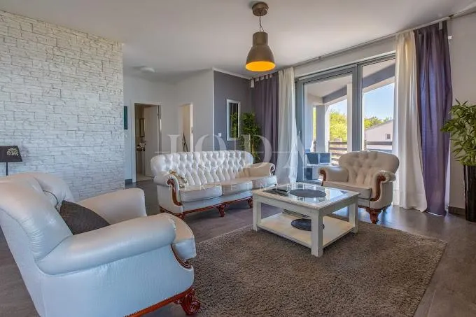 dramalj kuća sa više apartmana - slika 9