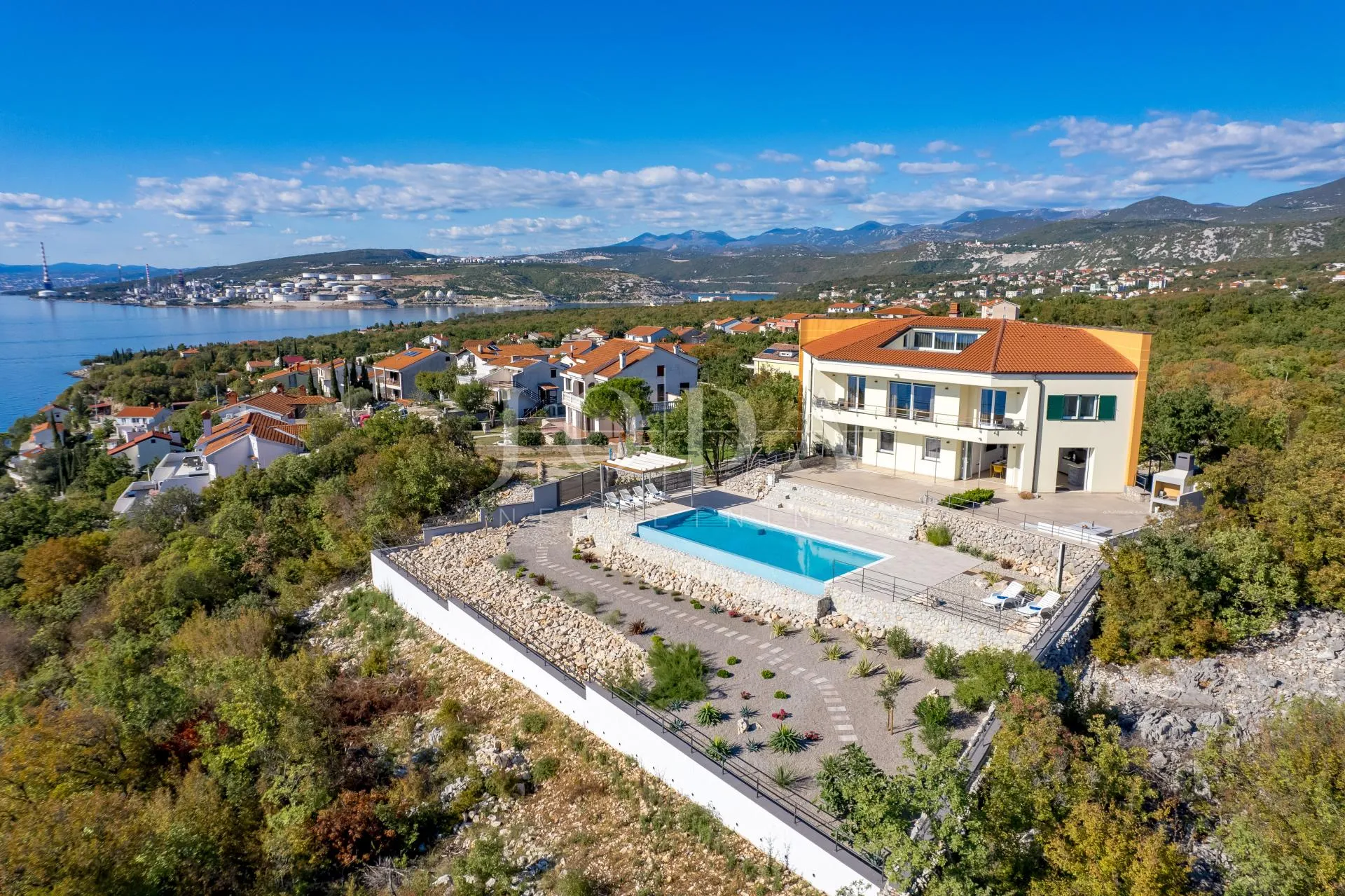 kraljevica kuća iznad mora - slika 10