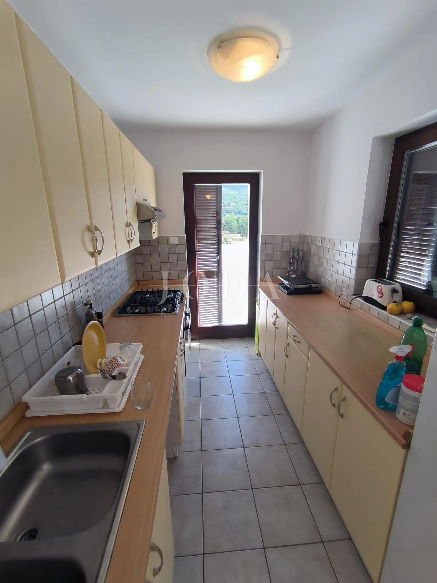 apartman sa bazenom - slika 28