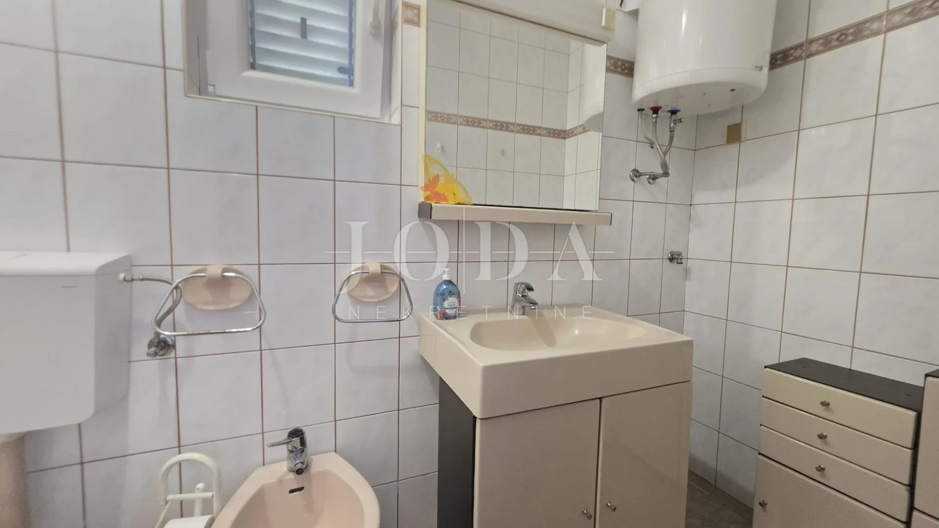 cesarica kuća 1. red do mora - slika 21