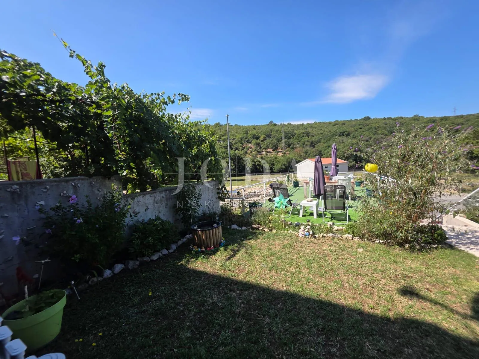 kuća sa 3 stambene jedinice - slika 29