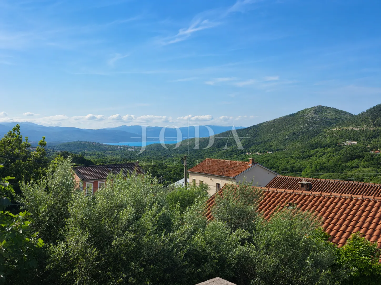 bribir, kuća sa dva stana - slika 1