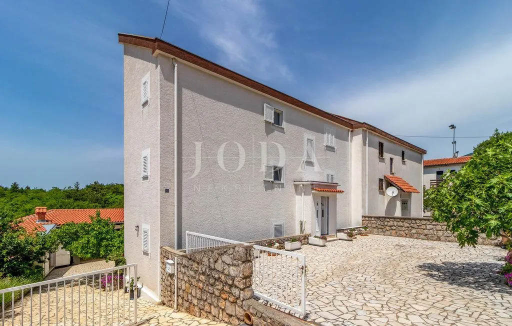 klenovica, stan 84,12m2, pogled na more - slika 2