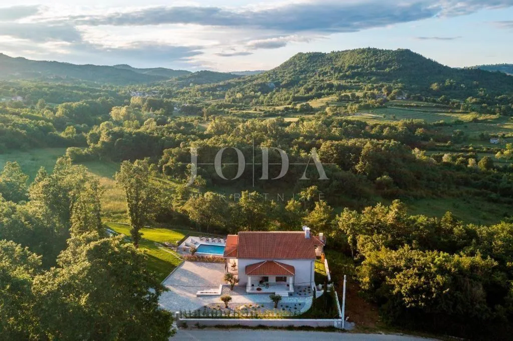 pićan, okolica, prekrasna villa okružena prirodom - slika 8
