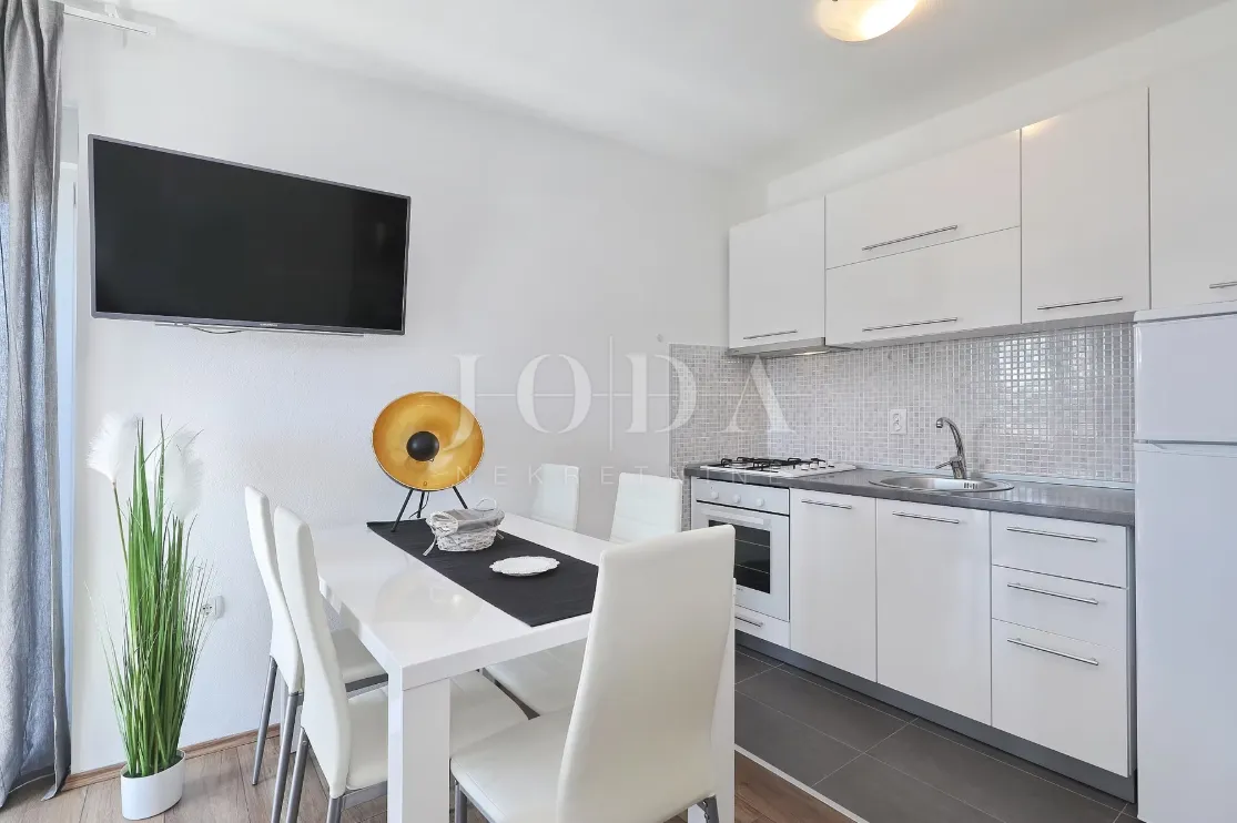 seline, starigrad - luksuzna villa s bazenom - slika 30