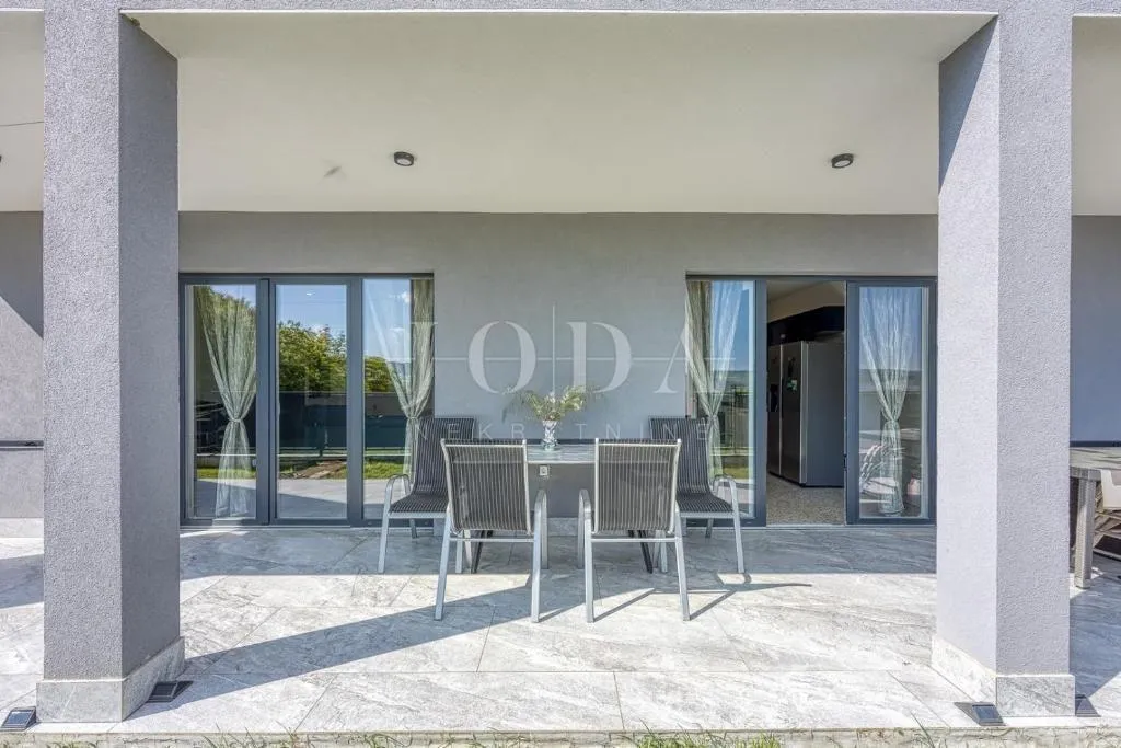 buzet, okolica, elegantna villa sa bazenom - slika 6