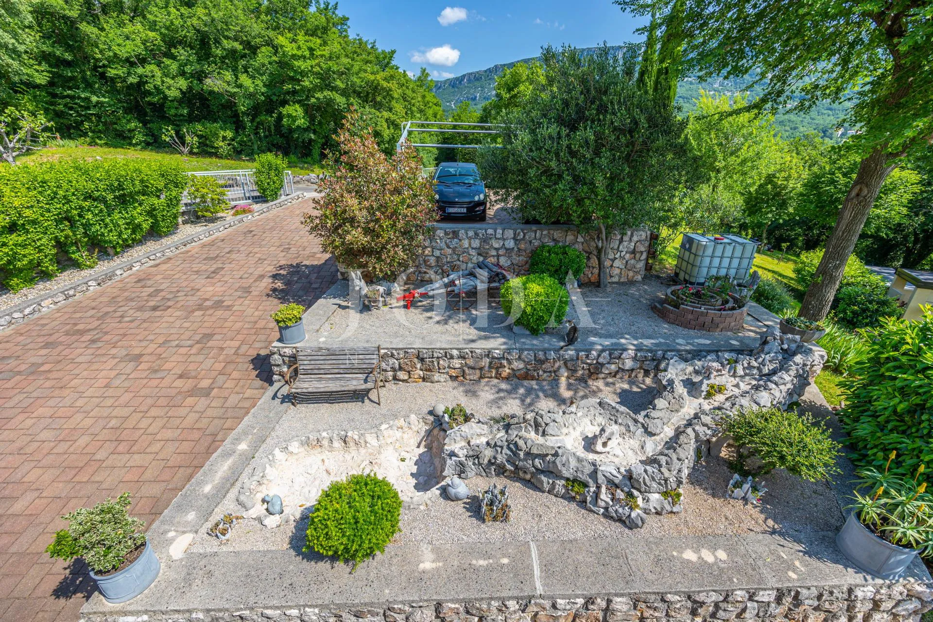 kuća sa 3000m2 zemljišta - slika 15
