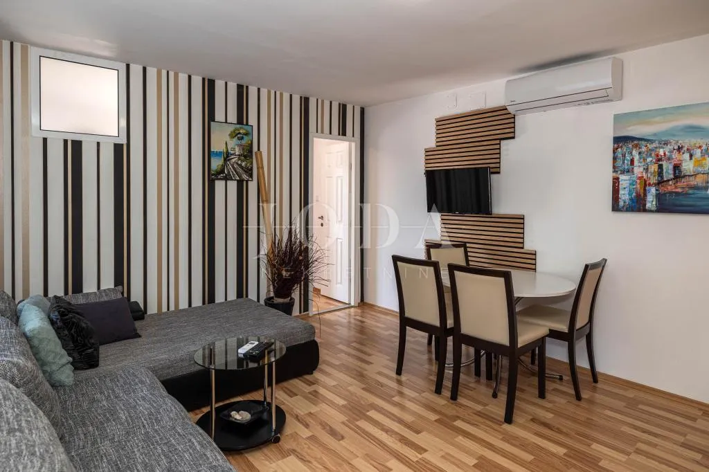 dramalj-kuca sa 7 apartmana - slika 23