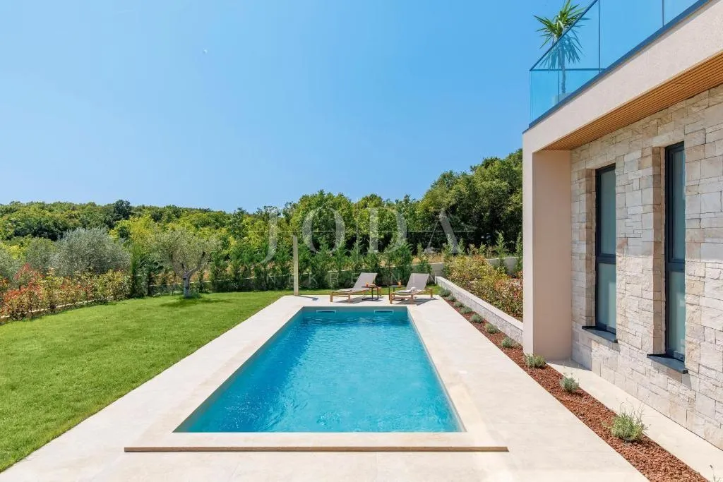 labin, okolica, moderna villa s bazenom i privatnim wellnessom - slika 13