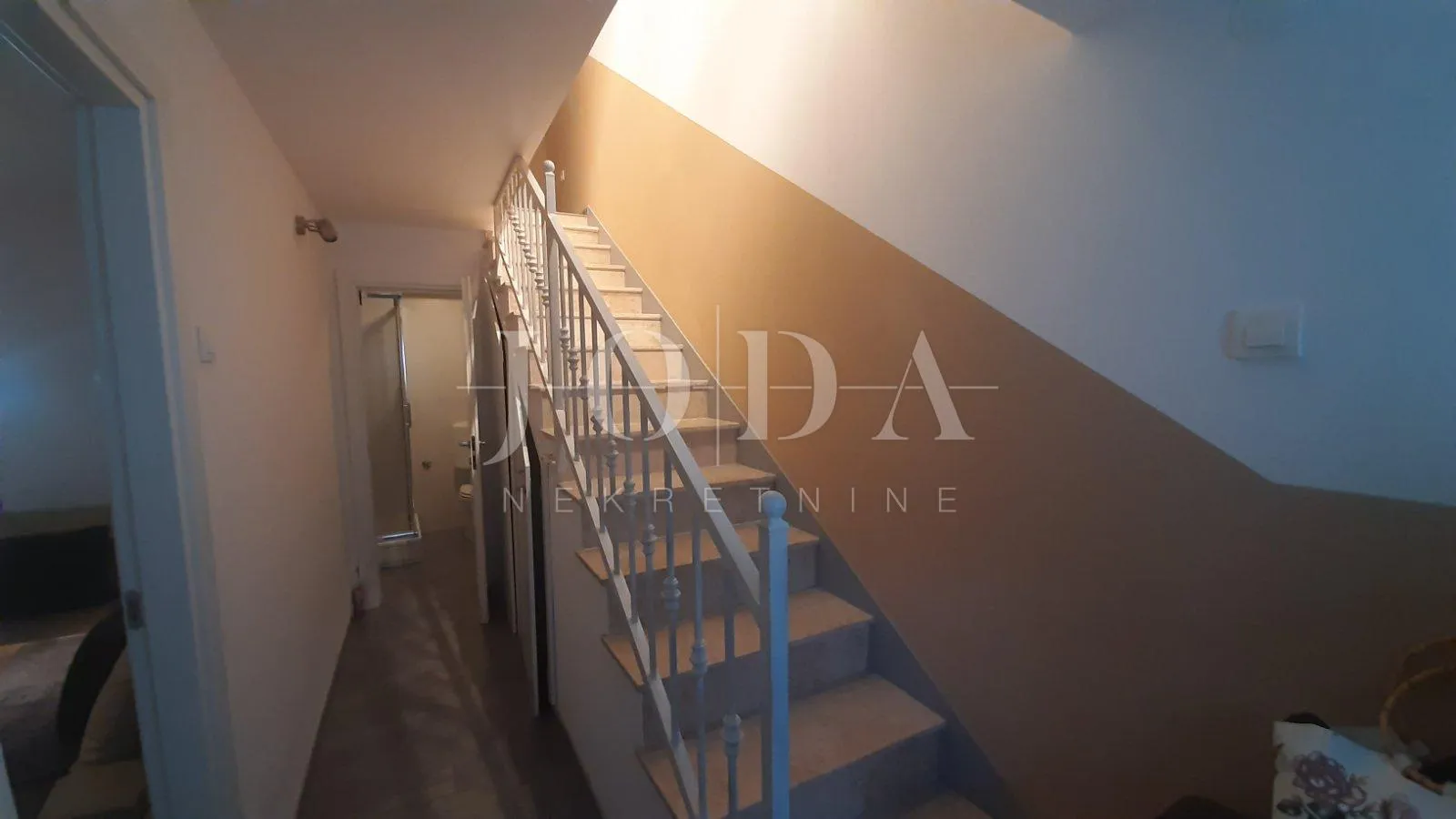 novi vinodolski, kuća u centru grada - slika 10