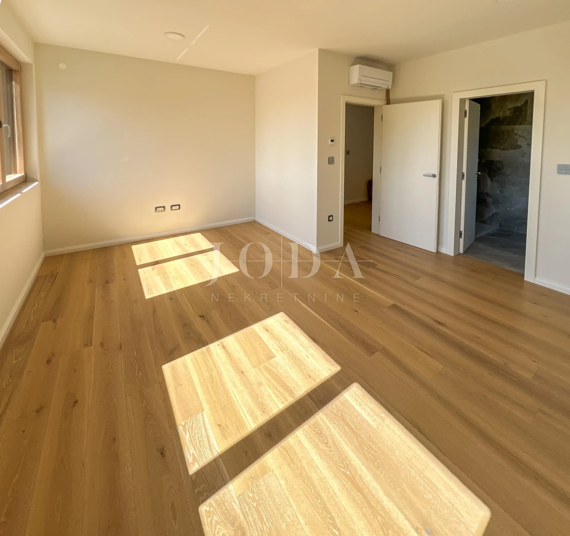 selce, novogradnja, dvoetažni stan - slika 43