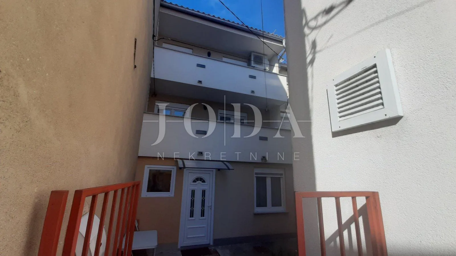 novi vinodolski, kuća u centru grada - slika 19