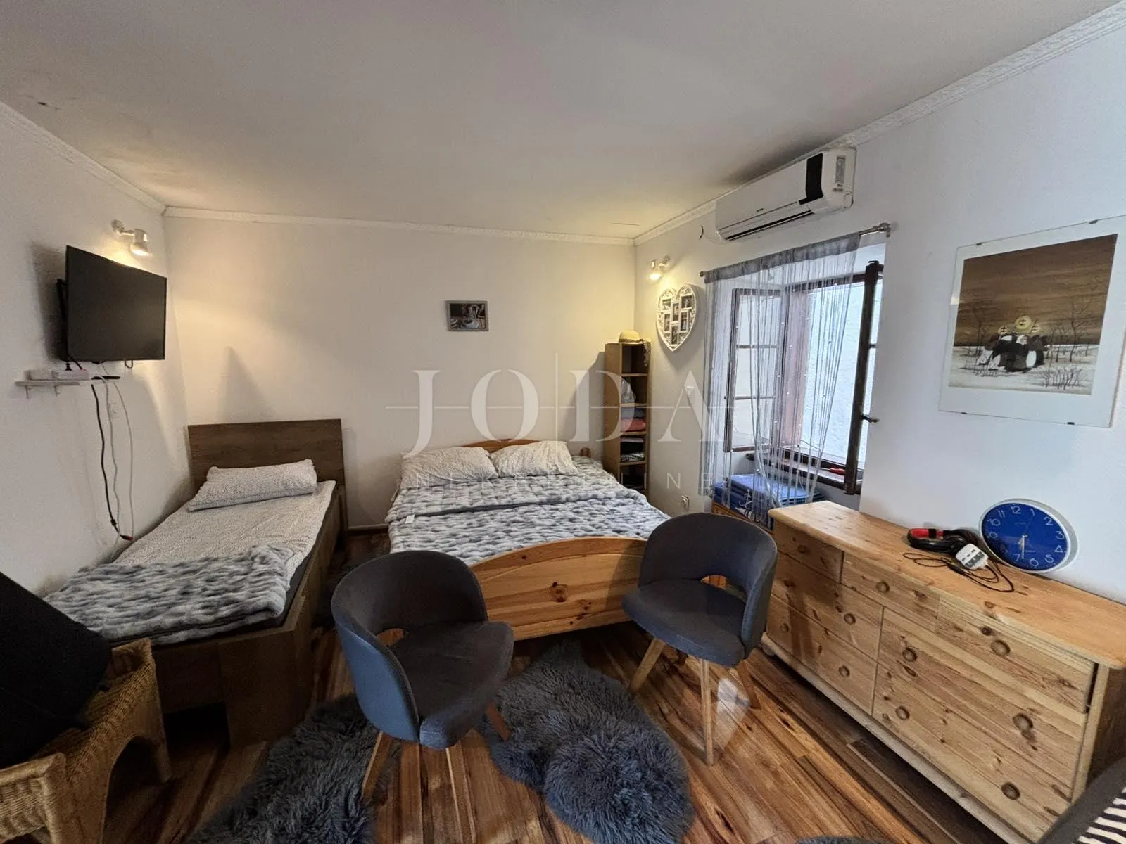 dvoetažni stan u selcu, 100m od centra - slika 11