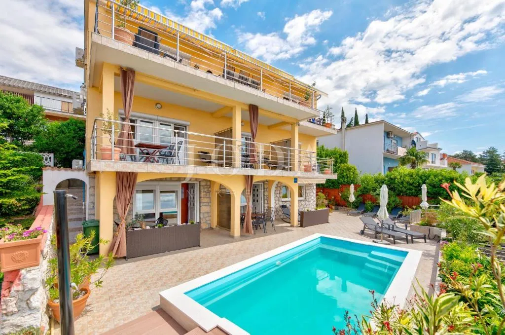 dramalj-kuca sa 7 apartmana - slika 39