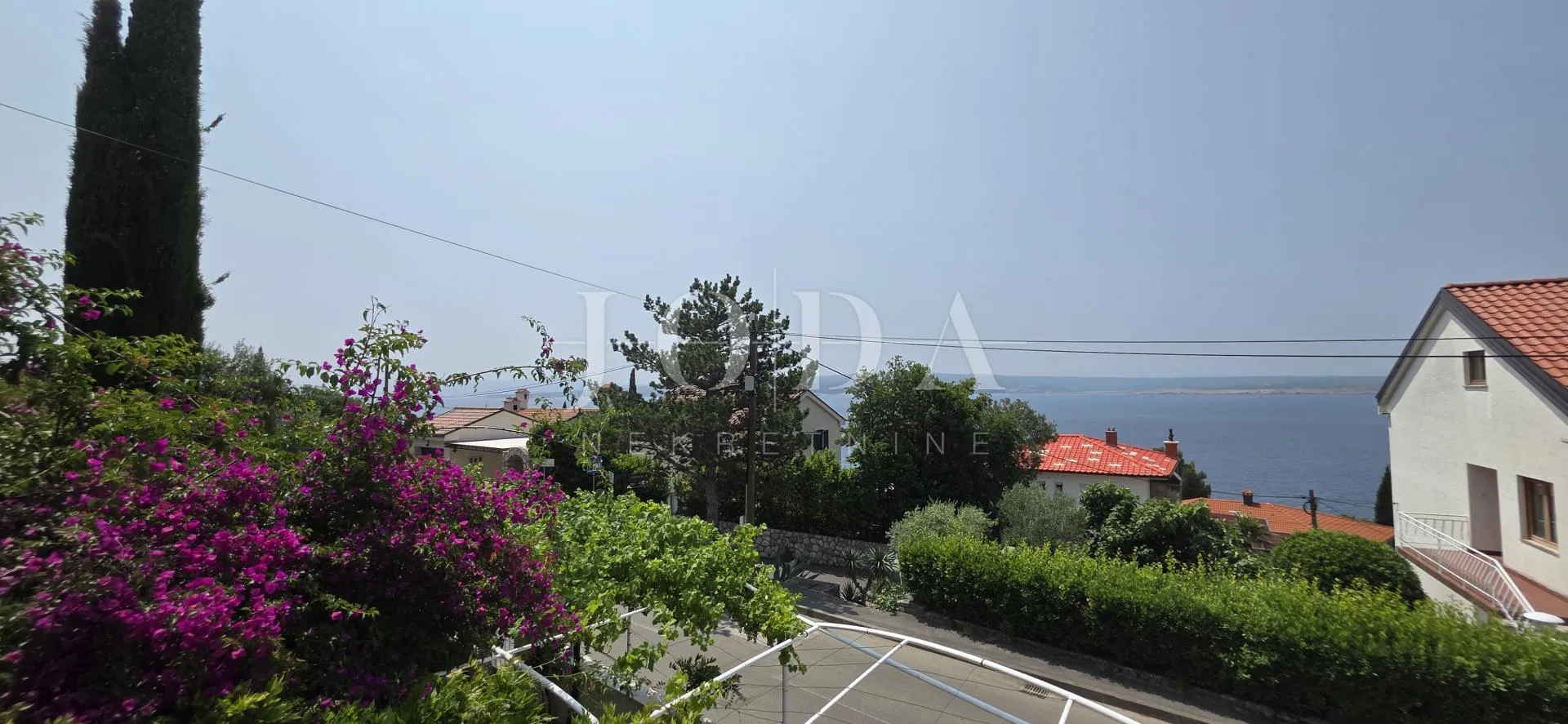 prostrana kuća s 5 apartmana, 100 m od mora – idealna za turizam! - slika 16