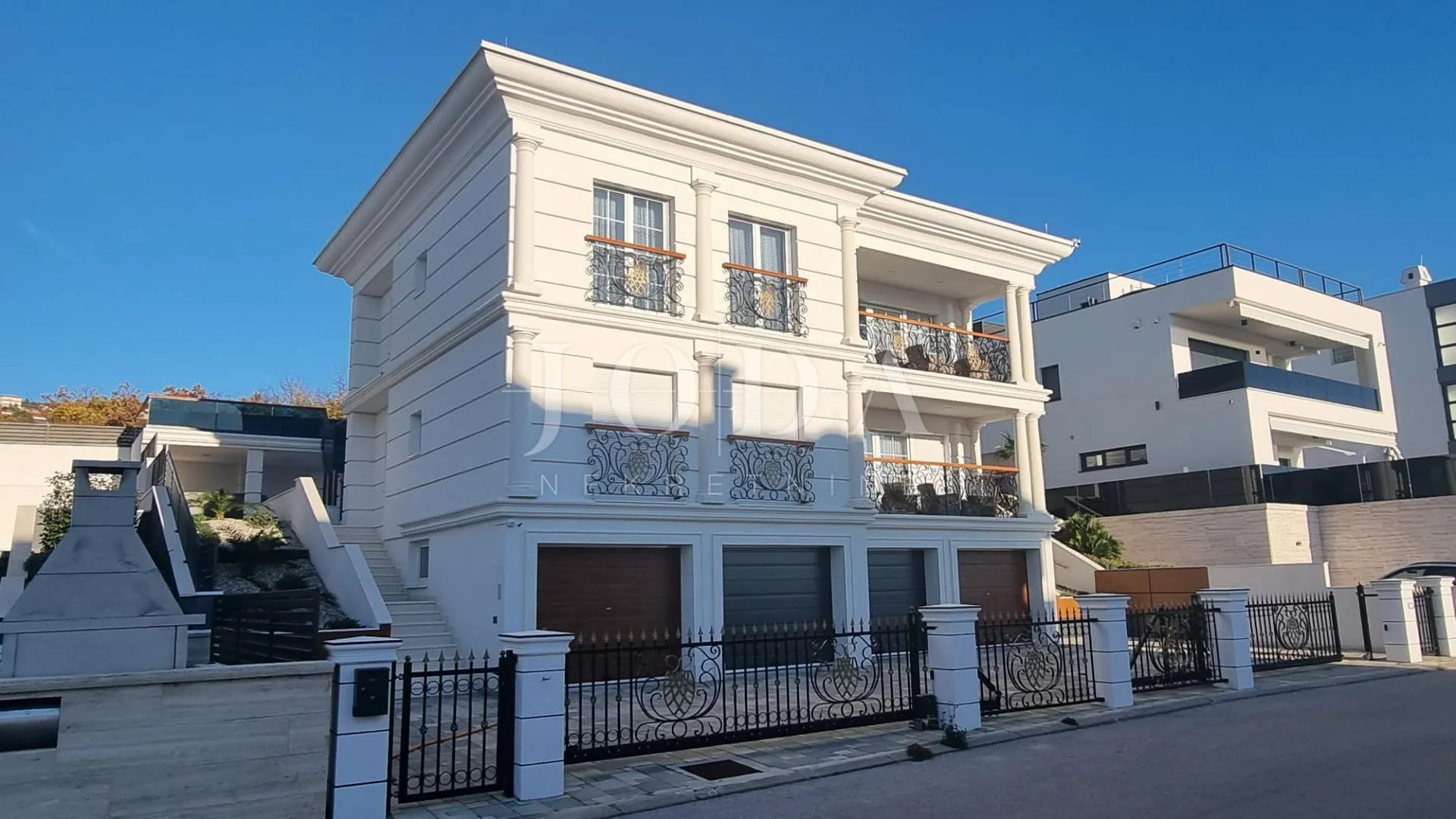 crikvenica kuća novogradnja sa 4 garaže - slika 9