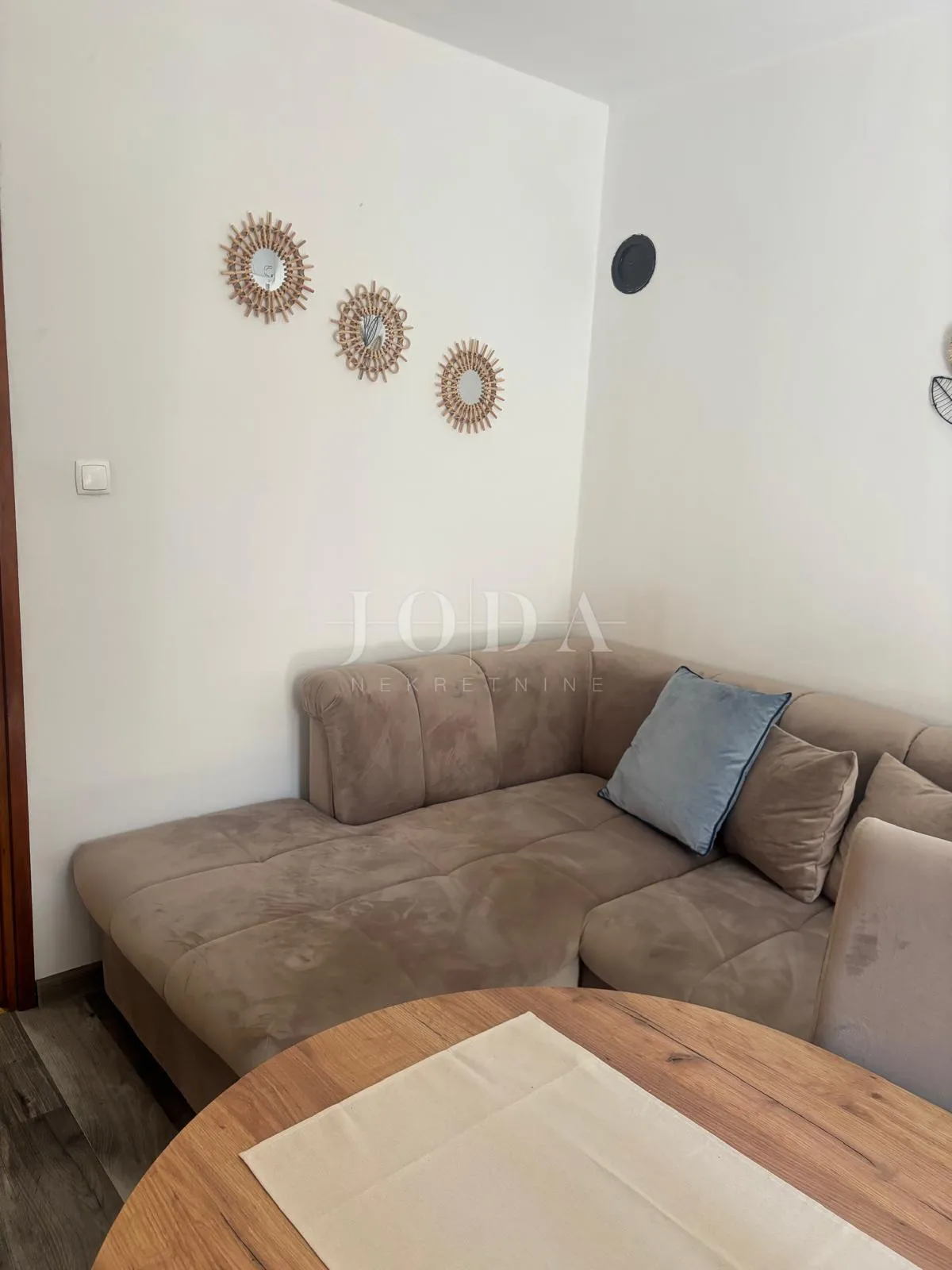 senj, kuća sa okućnicom u centru grada - slika 4