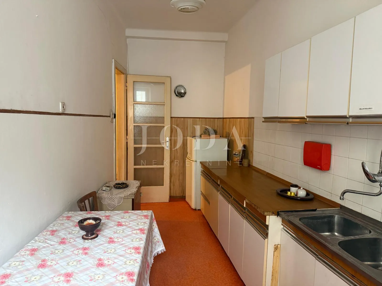 dvosobni stan 62 m² – stari grad rijeka, balkon i pogled, par minuta od korza - slika 7