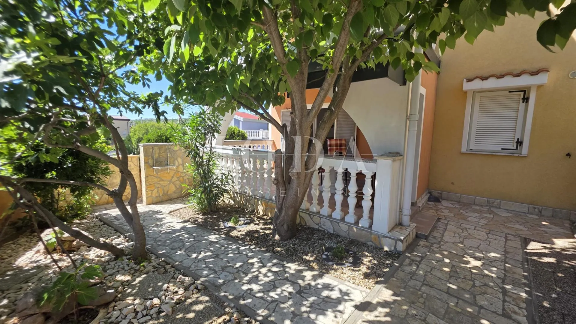 cesarica apartman sa okućnicom blizu mora - slika 6