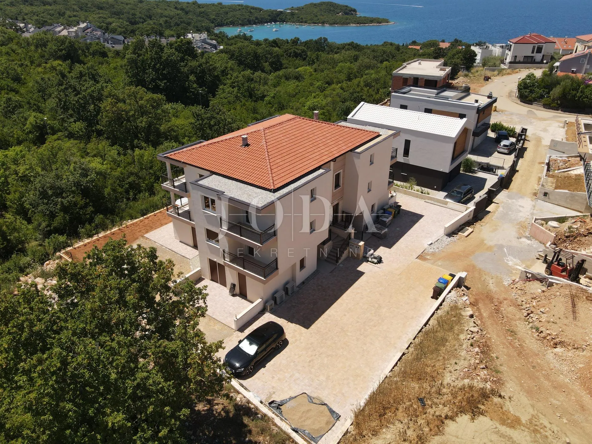 stan u novogradnji sa 2 balkona pogled more otok krk - slika 5
