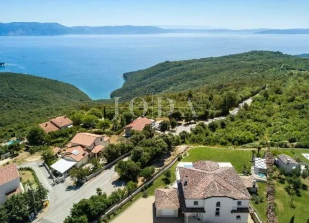 luksuzna vila s prekrasnim pogledom na more - slika 3