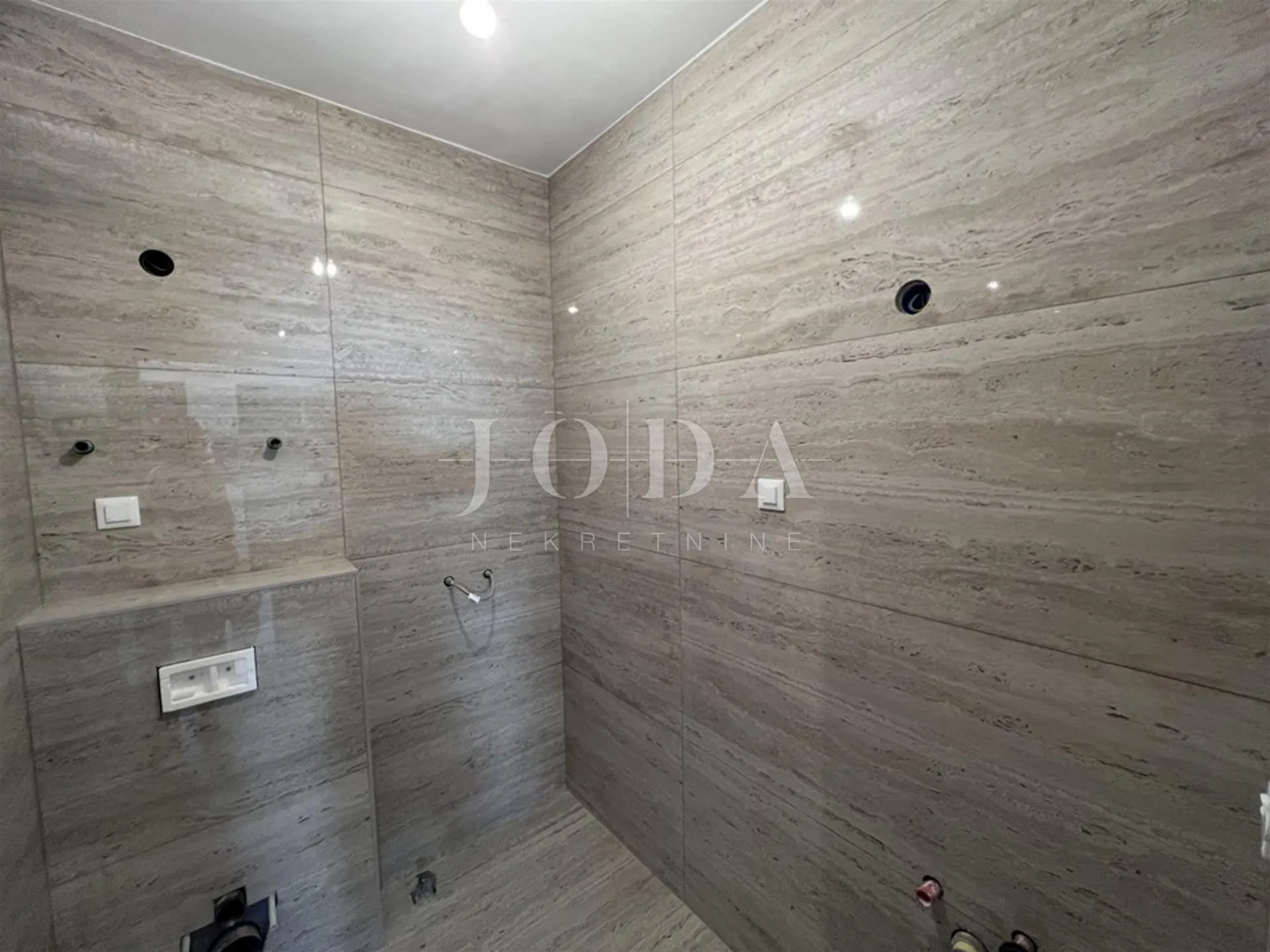 krk - penthouse s pogledom na more i krovnom terasom - slika 12