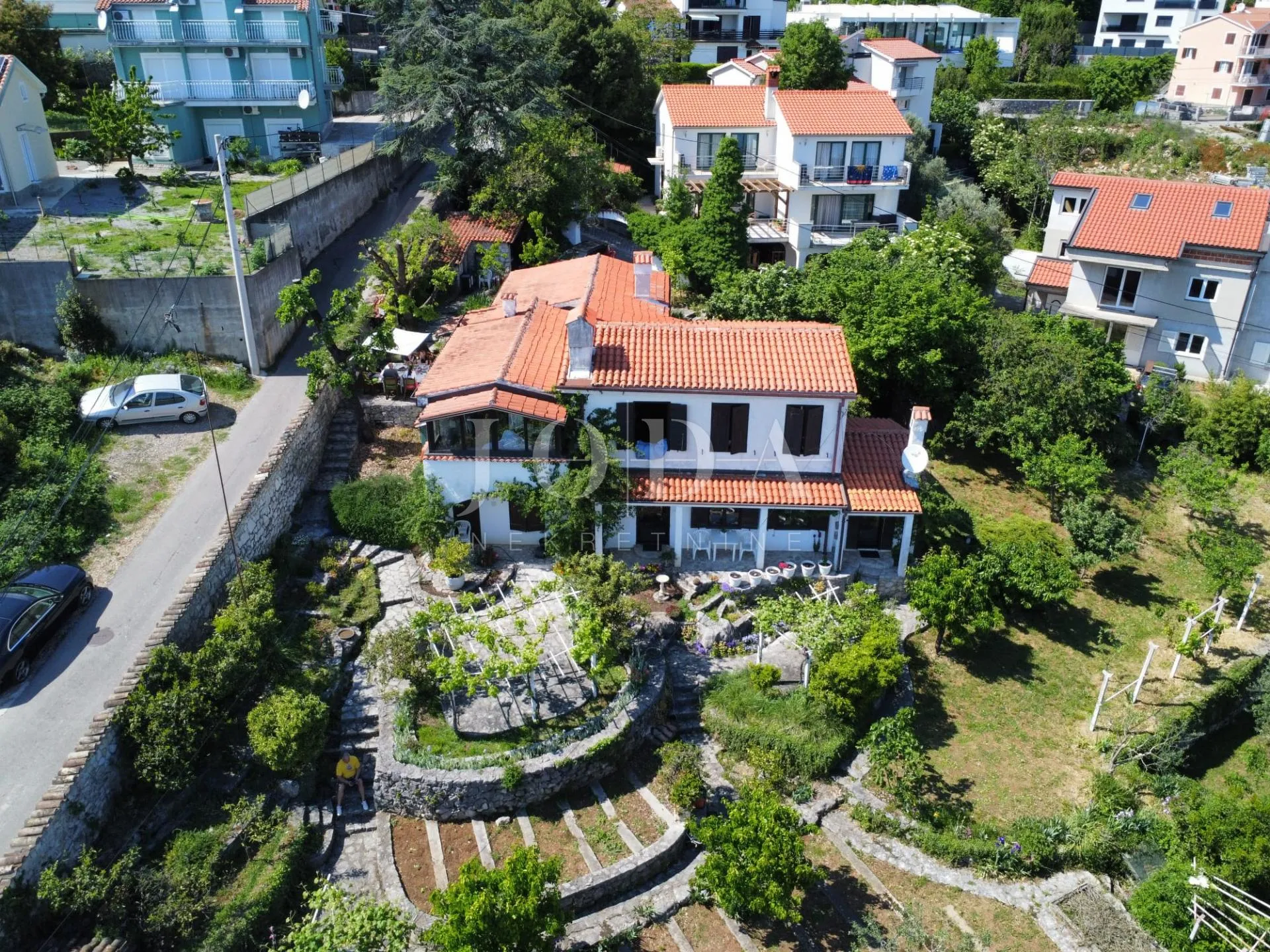 obiteljska kuća sa velikom okućnicom i pogledom na kvarner - slika 3