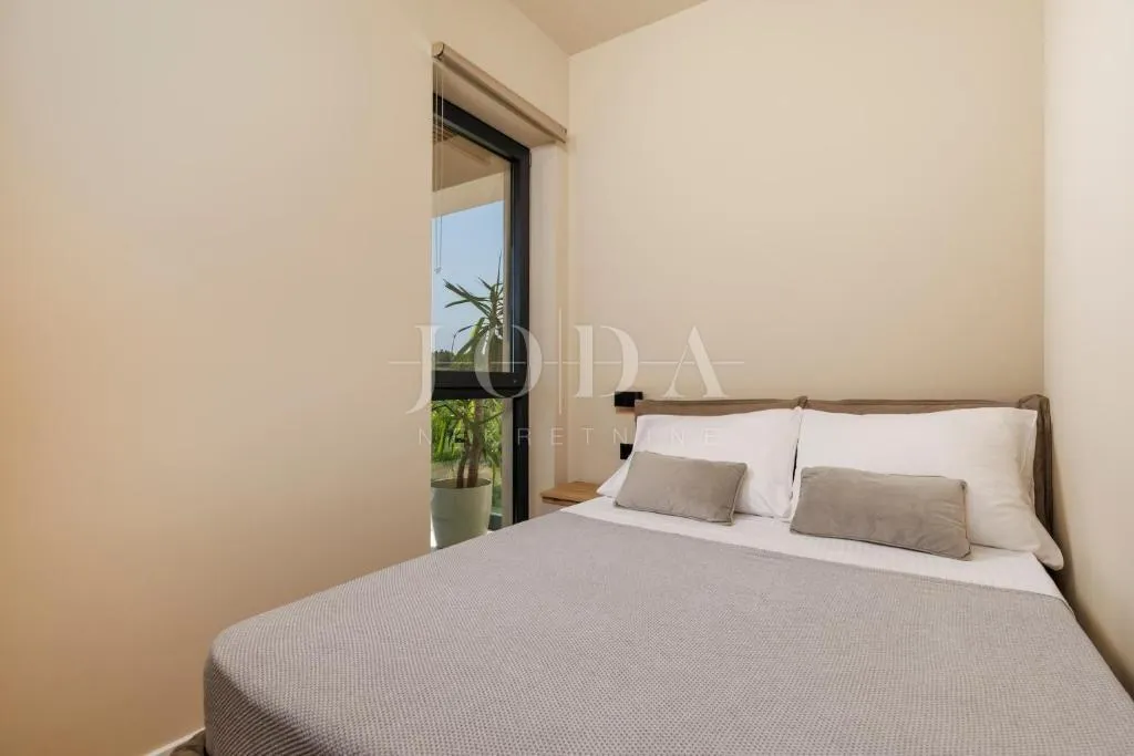 labin, okolica, moderna villa s bazenom i privatnim wellnessom - slika 50