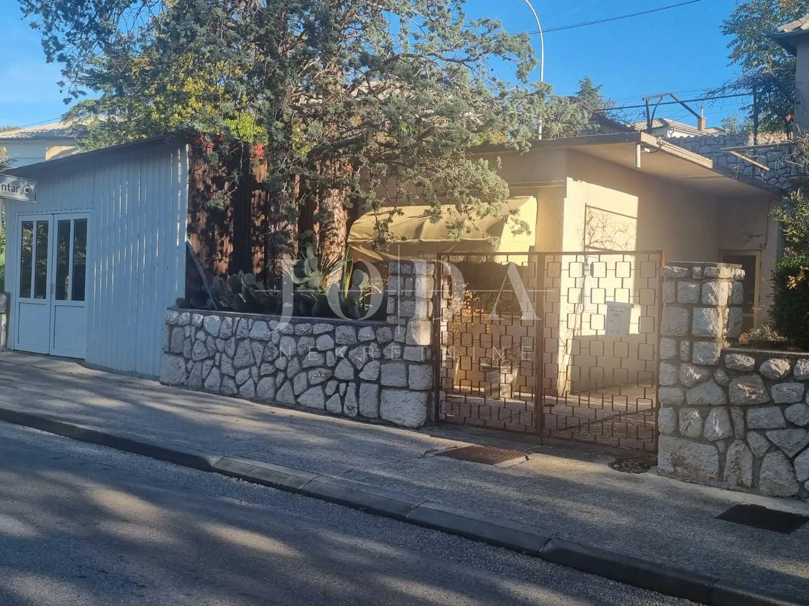 novi vinodolski,centar, kuća 180m od mora - slika 11